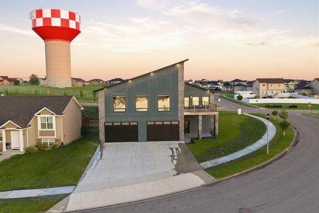 2513 15th Street NW, Minot, ND 58703