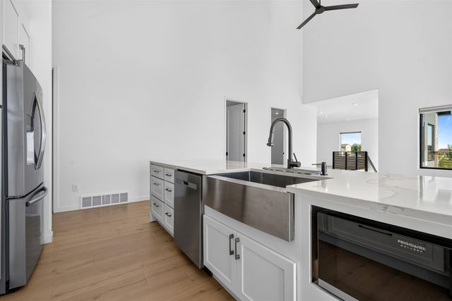 2513 15th Street NW, Minot, ND 58703