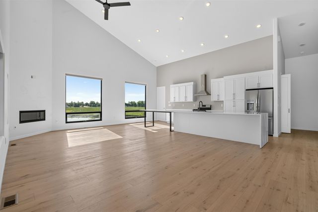 2513 15th Street NW, Minot, ND 58703