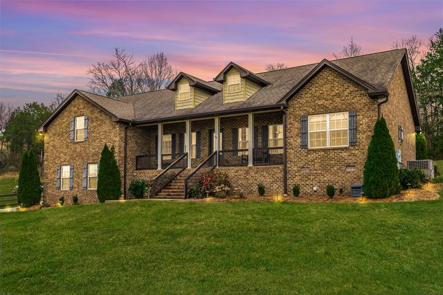525 Bridle Path Ln, Hartsville, TN 37074
