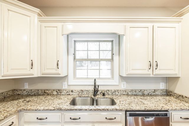 525 Bridle Path Ln, Hartsville, TN 37074