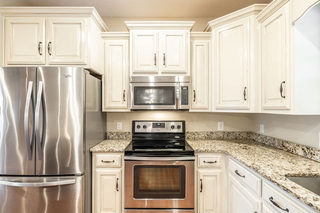 525 Bridle Path Ln, Hartsville, TN 37074