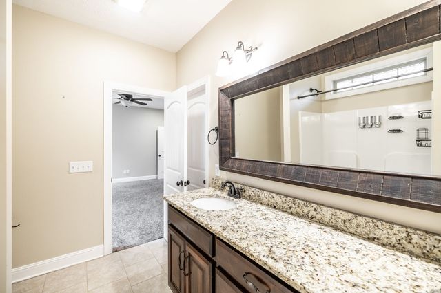 525 Bridle Path Ln, Hartsville, TN 37074