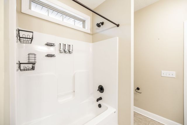 525 Bridle Path Ln, Hartsville, TN 37074