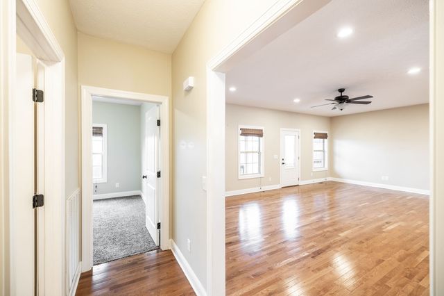 525 Bridle Path Ln, Hartsville, TN 37074