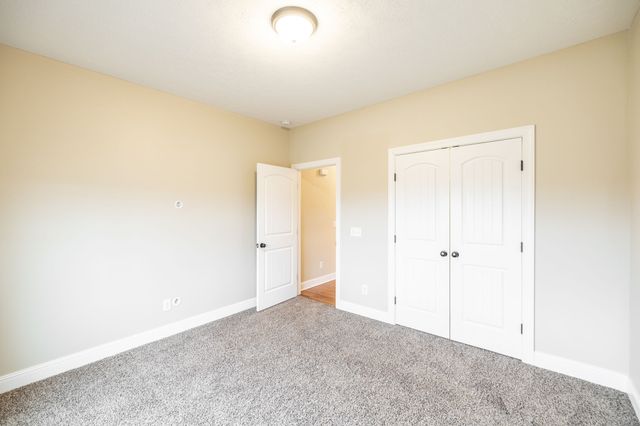 525 Bridle Path Ln, Hartsville, TN 37074