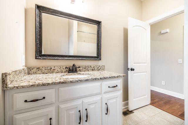 525 Bridle Path Ln, Hartsville, TN 37074