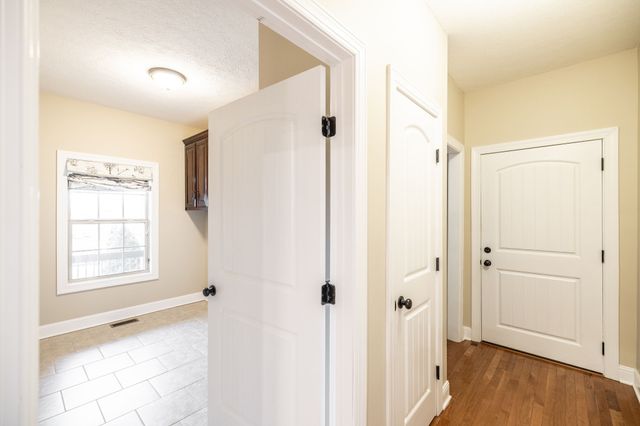 525 Bridle Path Ln, Hartsville, TN 37074