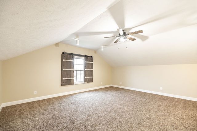 525 Bridle Path Ln, Hartsville, TN 37074