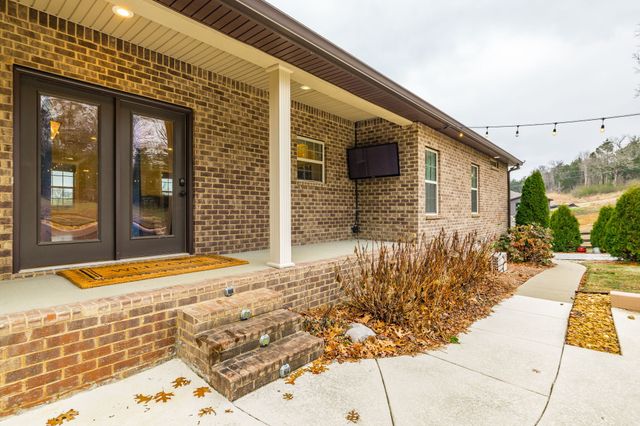 525 Bridle Path Ln, Hartsville, TN 37074