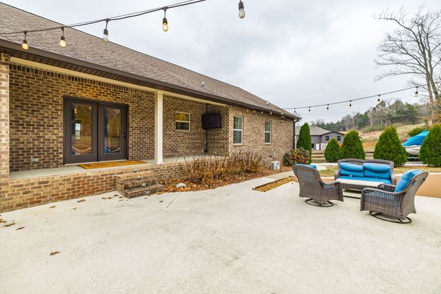 525 Bridle Path Ln, Hartsville, TN 37074