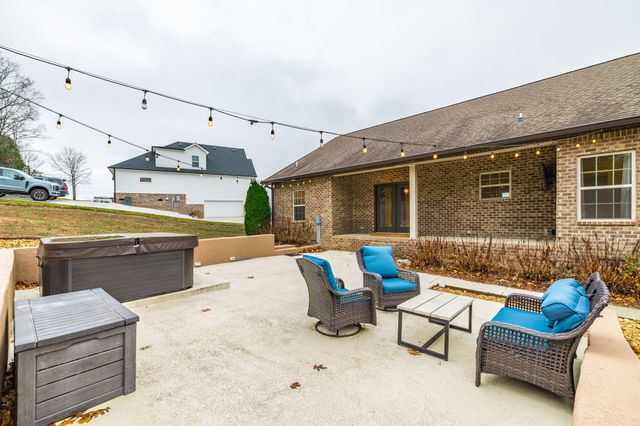 525 Bridle Path Ln, Hartsville, TN 37074