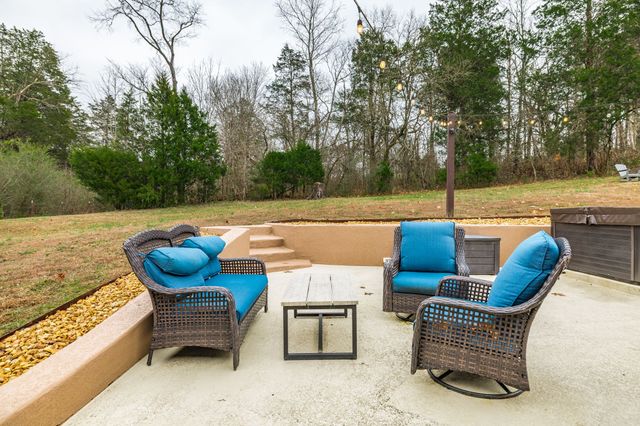 525 Bridle Path Ln, Hartsville, TN 37074