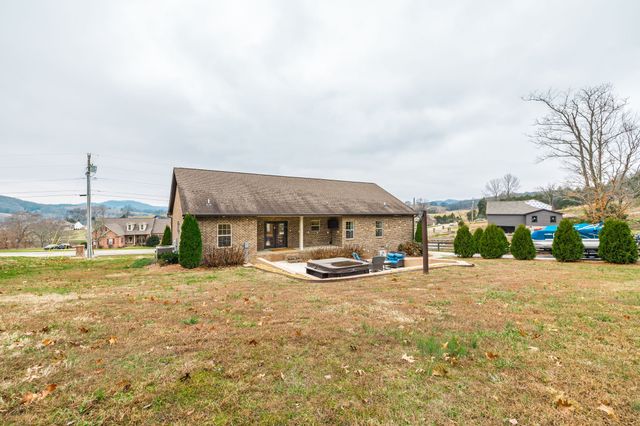 525 Bridle Path Ln, Hartsville, TN 37074