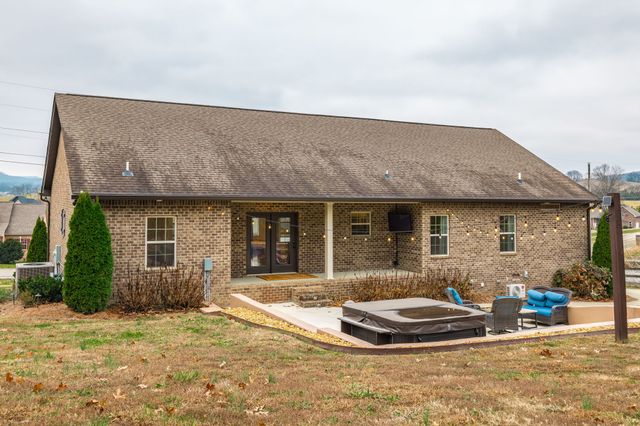 525 Bridle Path Ln, Hartsville, TN 37074