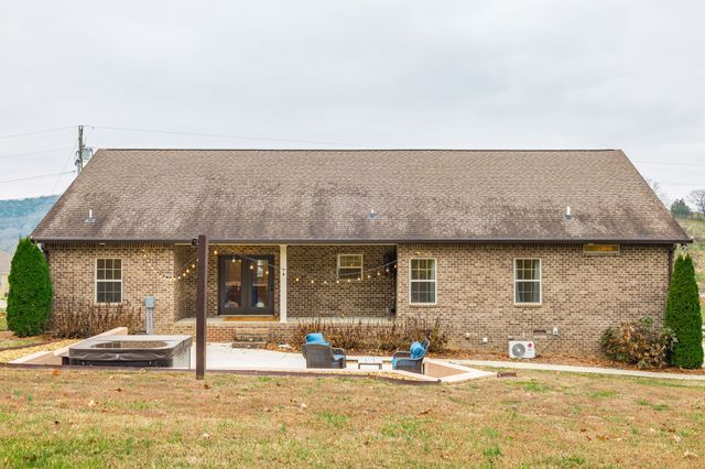 525 Bridle Path Ln, Hartsville, TN 37074