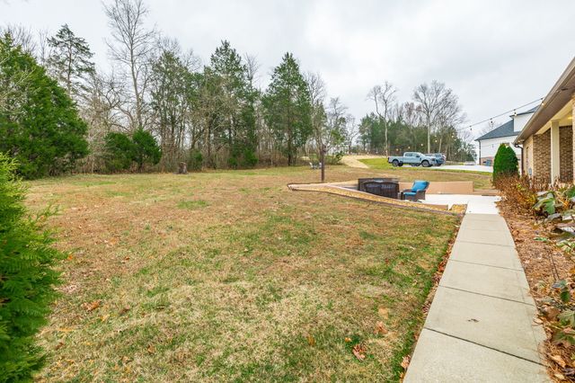 525 Bridle Path Ln, Hartsville, TN 37074