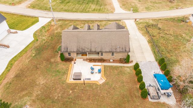 525 Bridle Path Ln, Hartsville, TN 37074