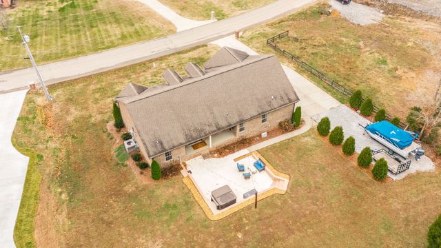 525 Bridle Path Ln, Hartsville, TN 37074