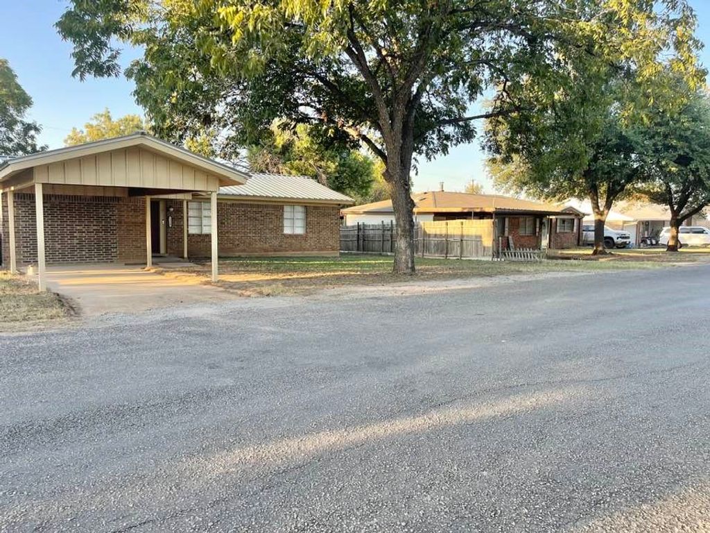 1310 W 12th Street, Cisco, TX 76437