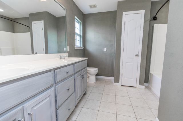 443 Clearview Rd, Cottontown, TN 37048