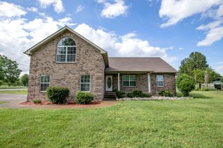 443 Clearview Rd, Cottontown, TN 37048