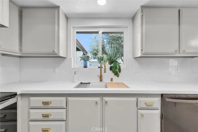 30010 Gulf Stream, Canyon Lake, CA 92587