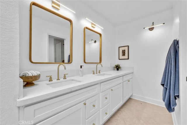 30010 Gulf Stream, Canyon Lake, CA 92587