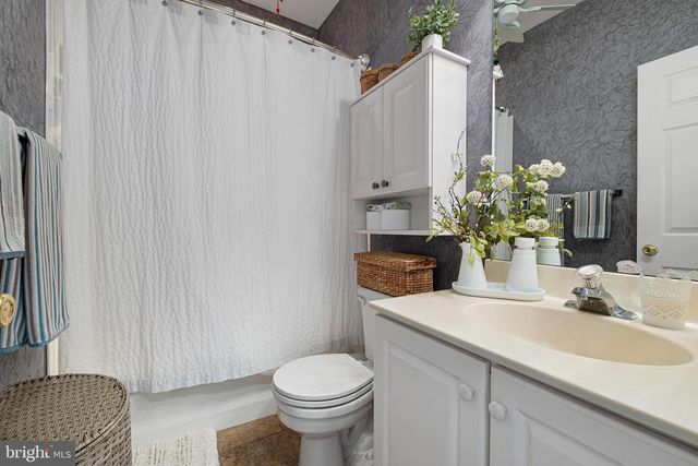 9 HEMPSTEAD DR, Newark, DE 19702