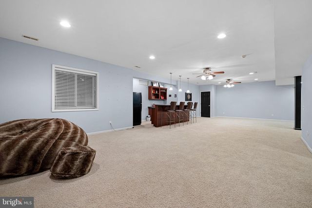 9 HEMPSTEAD DR, Newark, DE 19702