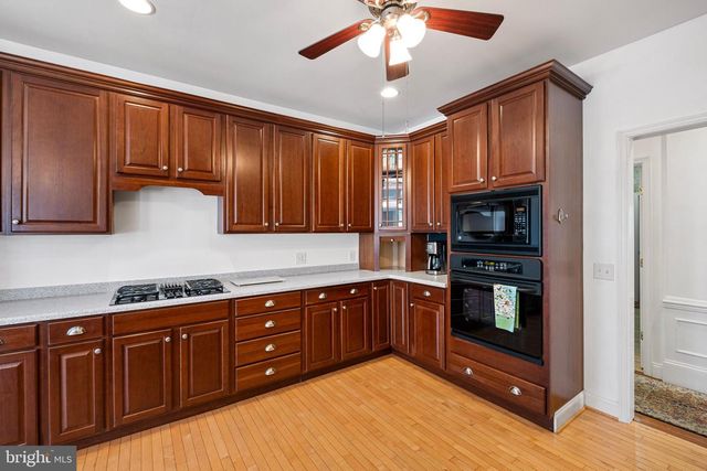 9 HEMPSTEAD DR, Newark, DE 19702