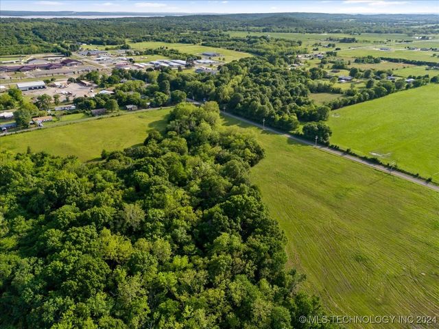 3 Coon Creek Road, Eufaula, OK 74432