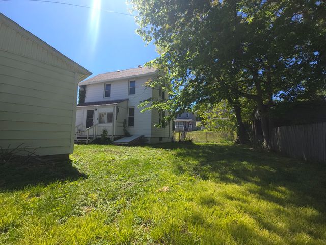 1306 17th Street, Moline, IL 61265
