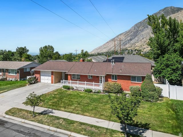 1079 E HILLCREST DR, Springville, UT 84663