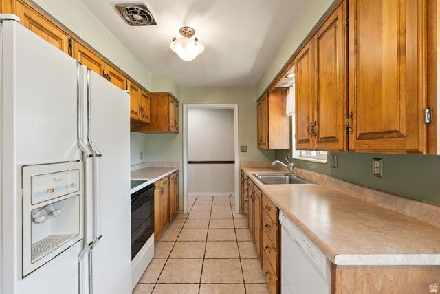 1079 E HILLCREST DR, Springville, UT 84663