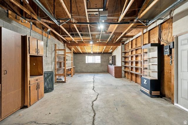 1079 E HILLCREST DR, Springville, UT 84663