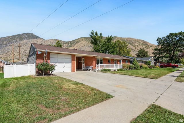 1079 E HILLCREST DR, Springville, UT 84663