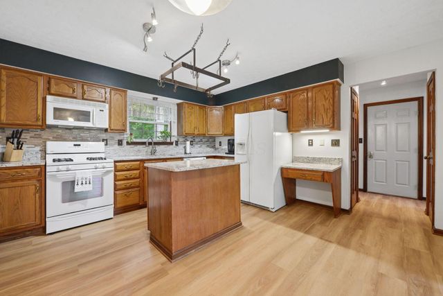5846 Houchard Road, Dublin, OH 43016