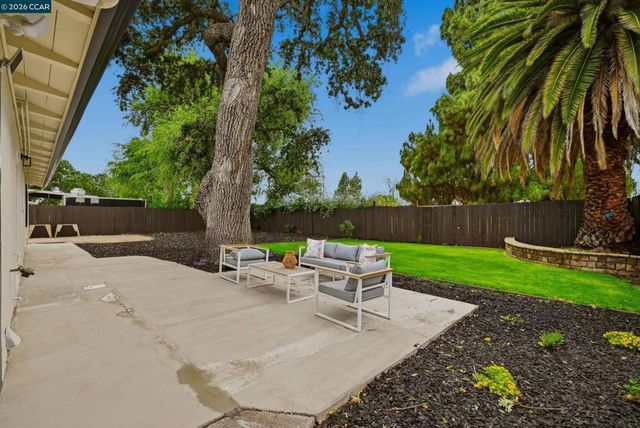 2321 Sunshine Dr, Concord, CA 94520