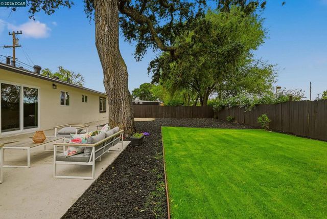 2321 Sunshine Dr, Concord, CA 94520