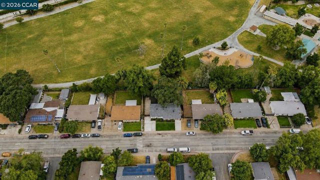 2321 Sunshine Dr, Concord, CA 94520