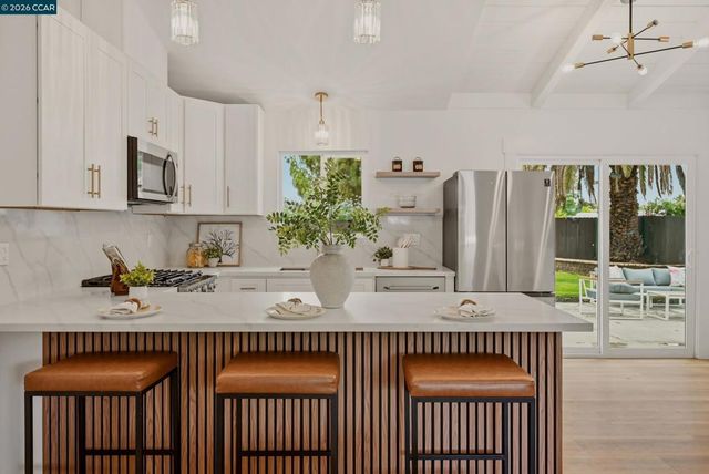 2321 Sunshine Dr, Concord, CA 94520