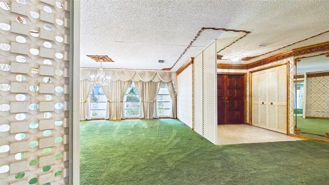 1116 N RIVERHILLS DRIVE, Temple Terrace, FL 33617