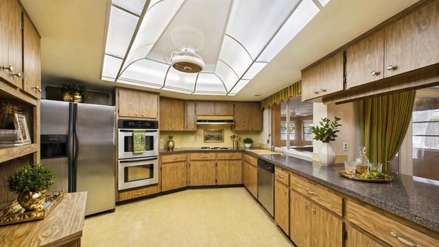 1116 N RIVERHILLS DRIVE, Temple Terrace, FL 33617