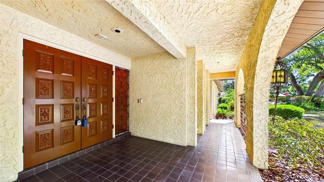 1116 N RIVERHILLS DRIVE, Temple Terrace, FL 33617