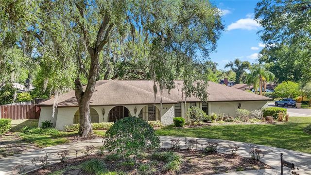 1116 N RIVERHILLS DRIVE, Temple Terrace, FL 33617
