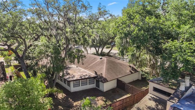 1116 N RIVERHILLS DRIVE, Temple Terrace, FL 33617