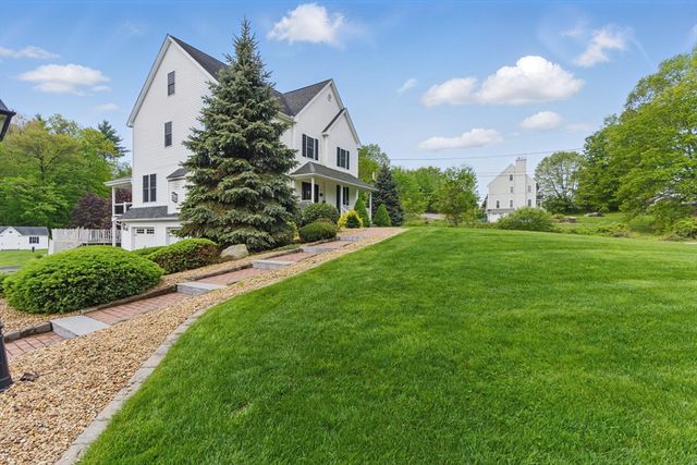 65 West St, Belchertown, MA 01007