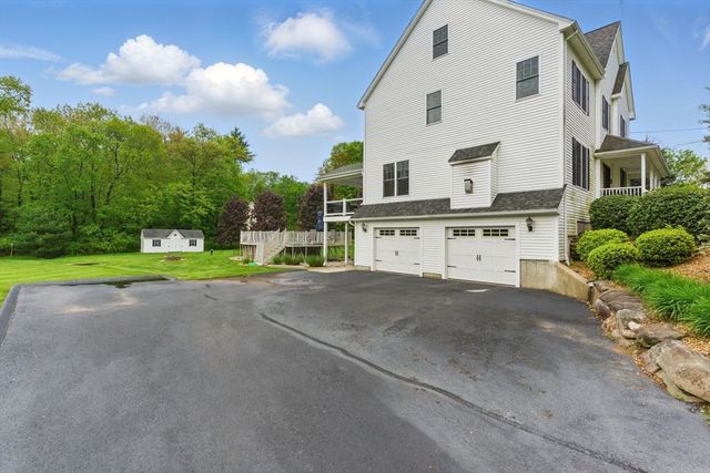 65 West St, Belchertown, MA 01007