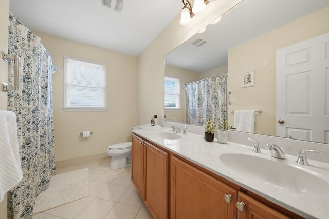 31 Fairways Lane, Methuen, MA 01844